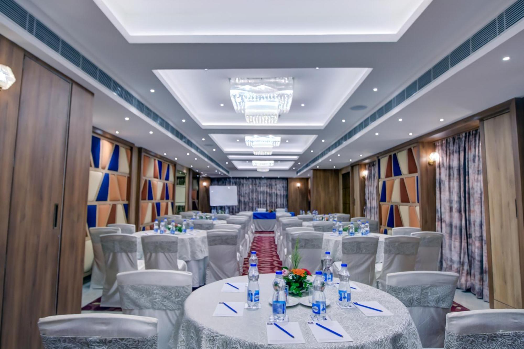Cozzet Victoria Hotel Bhubaneswar Zewnętrze zdjęcie
