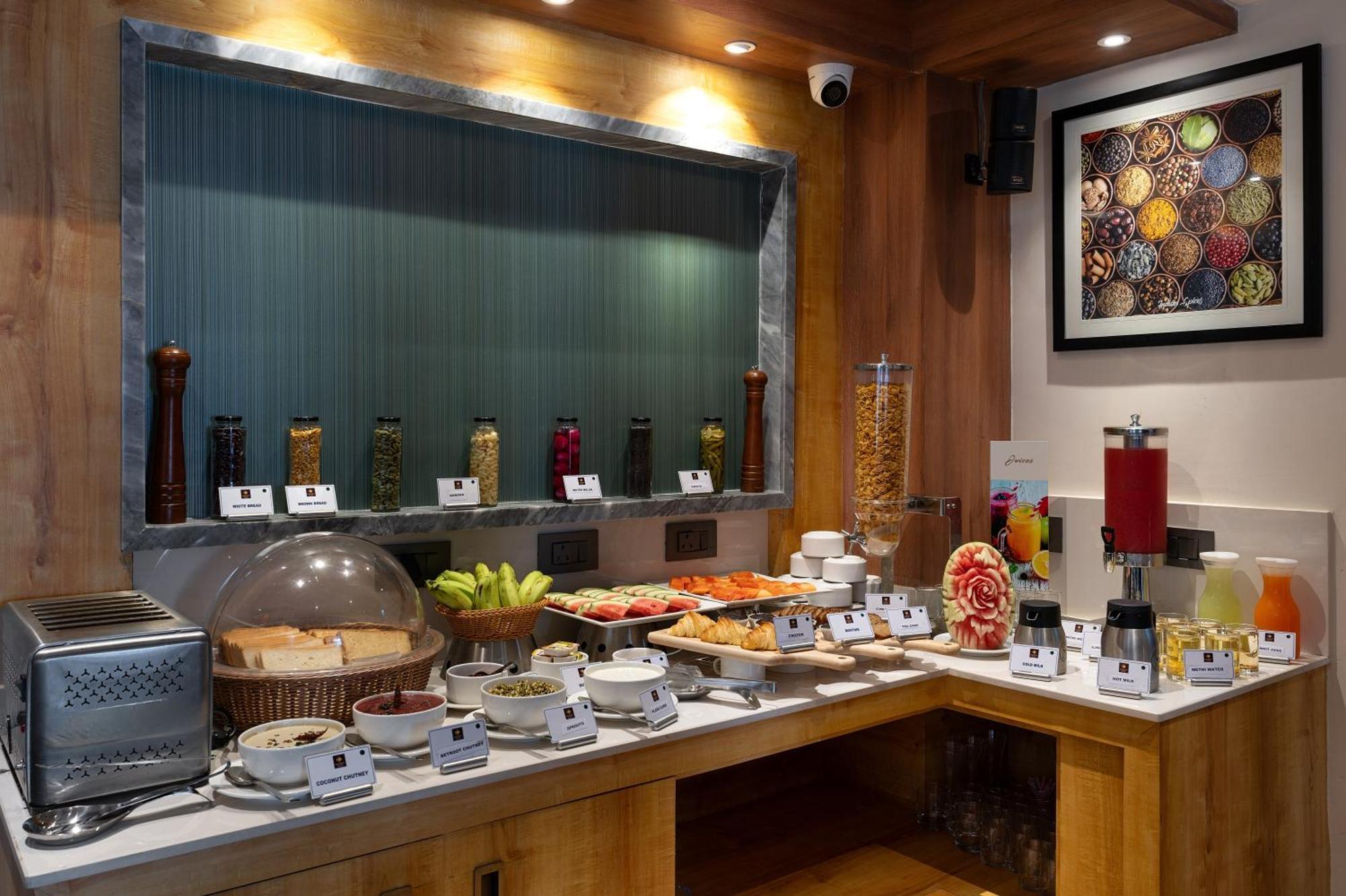 Cozzet Victoria Hotel Bhubaneswar Zewnętrze zdjęcie